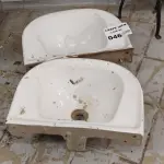 LOTE 046 - 02 PIAS DE LOUÇA.(NO ESTADO QUE SE ENCONTRAM. LEILÃO NÃO TEM GARANTIA E NEM DEVOLUÇÃO).