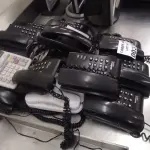 LOTE 003 - 01 LOTE COM APROXIMADAMENTE 13 TELEFONES FIXO E 01 CALCULADORA ELETRÔNICA. (NO ESTADO DE CONSERVAÇÃO QUE SE ENCONTRAM. LEILÃO NÃO TEM GARANTIA E NEM DEVOLUÇÃO).