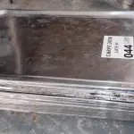 LOTE 044 - 20 BANDEJAS DE INOX.(NO ESTADO QUE SE ENCONTRA. LEILÃO NÃO TEM GARANTIA E NEM DEVOLUÇÃO).