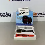 LOTE 037 - 01 RELÓGIO DIGITAL COM MULTIPLAS PULSEIRAS (NO ESTADO, NÃO SABEMOS SE FUNCIONA. LEILÃO NÃO TEM GARANTIA E NEM DEVOLUÇÃO)