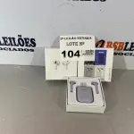 LOTE 104 - 02 FONES DE OUVIDO BLUETOOTH NOVOS (NO ESTADO, NÃO SABEMOS SE FUNCIONA. LEILÃO NÃO TEM GARANTIA E NEM DEVOLUÇÃO)