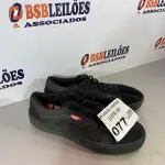 LOTE 077 - 01 TENIS NA COR PRETA (NO ESTADO, NÃO SABEMOS SE FUNCIONA. LEILÃO NÃO TEM GARANTIA E NEM DEVOLUÇÃO)