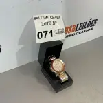 LOTE 071 - 01 RELÓGIO PRATEADO COM DOURADO (NO ESTADO, NÃO SABEMOS SE FUNCIONA. LEILÃO NÃO TEM GARANTIA E NEM DEVOLUÇÃO)