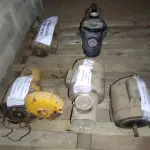 LOTE 016 -  05 MOTORES ELÉTRICOS (NO ESTADO, NÃO SABEMOS SE FUNCIONA. LEILÃO NÃO TEM GARANTIA E NEM DEVOLUÇÃO).