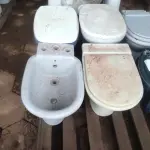 LOTE 066 - 06 VASOS SANITÁRIOS (NO ESTADO, NÃO SABEMOS SE FUNCIONA. LEILÃO NÃO TEM GARANTIA E NEM DEVOLUÇÃO).