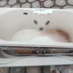 LOTE 085 - 02 BANHEIRAS EM FIBRA (NO ESTADO, NÃO SABEMOS SE FUNCIONA. LEILÃO NÃO TEM GARANTIA E NEM DEVOLUÇÃO).