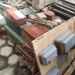 LOTE 036 - 01 LOTE COM QUADROS DE COMANDO ELÉTRICOS E CAIXAS DE FERRO (NO ESTADO, NÃO SABEMOS SE FUNCIONA. LEILÃO NÃO TEM GARANTIA E NEM DEVOLUÇÃO).