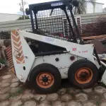 LOTE 058 - 01 TRATOR BOB CAT (NO ESTADO, NÃO SABEMOS SE FUNCIONA. LEILÃO NÃO TEM GARANTIA E NEM DEVOLUÇÃO).