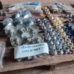 LOTE 001 - 01 LOTE COM MATERIAIS HIDRÁULICOS TORNEIRAS, VÁLVULA DE DESCARGA E REPAROS (NO ESTADO, NÃO SABEMOS SE FUNCIONA. LEILÃO NÃO TEM GARANTIA E NEM DEVOLUÇÃO).