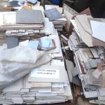 LOTE 073 - 02 PALETES COM RETALHOS DE CERÂMICAS DIVERSAS (NO ESTADO, NÃO SABEMOS SE FUNCIONA. LEILÃO NÃO TEM GARANTIA E NEM DEVOLUÇÃO).