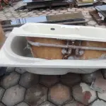LOTE 085 - 02 BANHEIRAS EM FIBRA (NO ESTADO, NÃO SABEMOS SE FUNCIONA. LEILÃO NÃO TEM GARANTIA E NEM DEVOLUÇÃO).