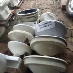 LOTE 071 - 10 PIAS PARA LAVATÓRIO SENDO 01 DE CANTO (NO ESTADO, NÃO SABEMOS SE FUNCIONA. LEILÃO NÃO TEM GARANTIA E NEM DEVOLUÇÃO).