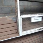 LOTE 063 - 01 LOTE COM PORTAS EM FERRO , VITRÔS ,PLACAS DE POLICARBONATO (NO ESTADO, NÃO SABEMOS SE FUNCIONA. LEILÃO NÃO TEM GARANTIA E NEM DEVOLUÇÃO).