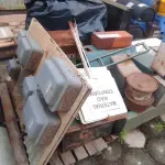 LOTE 036 - 01 LOTE COM QUADROS DE COMANDO ELÉTRICOS E CAIXAS DE FERRO (NO ESTADO, NÃO SABEMOS SE FUNCIONA. LEILÃO NÃO TEM GARANTIA E NEM DEVOLUÇÃO).