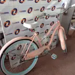 LOTE 135 - 01 BICICLETA FEMININA ARO 26 VINTAGE. (NO ESTADO, LEILÃO NÃO TEM GARANTIA E NEM DEVOLUÇÃO, SUJEITO A POSSÍVEIS AVARIAS VISÍVEIS/OCULTAS E/OU AUSÊNCIA DE COMPONENTES).