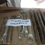 LOTE 013 - 01 LOTE COM CHAVES COMBINADAS  24,19 L19,24 E05 PONTEIRAS PARA BRITADEIRAS (NO ESTADO, NÃO SABEMOS SE FUNCIONA. LEILÃO NÃO TEM GARANTIA E NEM DEVOLUÇÃO).