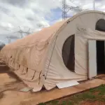 LOTE 056 - 01 TENDA “CARPA” MEDINDO 30METROS DE COMPRIMENTO X 8 METROS DE LARGURA (NO ESTADO, NÃO SABEMOS SE FUNCIONA. LEILÃO NÃO TEM GARANTIA E NEM DEVOLUÇÃO).