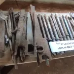 LOTE 007 - 01 LOTE COM PONTEIRAS PARA BRITADEIRA E CHAVES EM FERRO (NO ESTADO, NÃO SABEMOS SE FUNCIONA. LEILÃO NÃO TEM GARANTIA E NEM DEVOLUÇÃO).