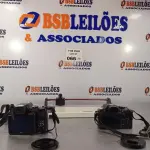 LOTE 066 - 01 BANDEJA PARA CORTE DE PAPEL E 02 CÂMERAS FOTOGRÁFICAS MARCAS NIKON/LUMIX. (NO ESTADO, LEILÃO NÃO TEM GARANTIA E NEM DEVOLUÇÃO, SUJEITO A POSSÍVEIS AVARIAS VISÍVEIS/OCULTAS E/OU AUSÊNCIA DE COMPONENTES).