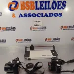LOTE 066 - 01 BANDEJA PARA CORTE DE PAPEL E 02 CÂMERAS FOTOGRÁFICAS MARCAS NIKON/LUMIX. (NO ESTADO, LEILÃO NÃO TEM GARANTIA E NEM DEVOLUÇÃO, SUJEITO A POSSÍVEIS AVARIAS VISÍVEIS/OCULTAS E/OU AUSÊNCIA DE COMPONENTES).