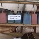 LOTE 019 - 20 GARRAFAS TÉRMICAS NO ESTADO, NÃO SABEMOS SE FUNCIONA. LEILÃO NÃO TEM GARANTIA E NEM DEVOLUÇÃO).