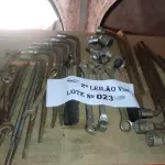 LOTE 023 - 01 CHAVE L 24,04 CHAVES L30 E 05 LIMAS REDONDAS 06 CHAVES L 24,02 CHAVES COMBINADAS 18  (NO ESTADO, NÃO SABEMOS SE FUNCIONA. LEILÃO NÃO TEM GARANTIA E NEM DEVOLUÇÃO).