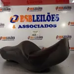 LOTE 065 - 01 BANCO DE MOTO (SPORTSTER). (NO ESTADO, LEILÃO NÃO TEM GARANTIA E NEM DEVOLUÇÃO, SUJEITO A POSSÍVEIS AVARIAS VISÍVEIS/OCULTAS E/OU AUSÊNCIA DE COMPONENTES).