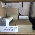 LOTE 042 - 01 LOTE COM TELEFONES FIXOS PARA  MESA DIVERSAS MARCAS (NO ESTADO, NÃO SABEMOS SE FUNCIONA. LEILÃO NÃO TEM GARANTIA E NEM DEVOLUÇÃO).