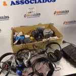 LOTE 097 - 01 LOTE COM ELETRÔNICOS DIVERSOS. (NO ESTADO, LEILÃO NÃO TEM GARANTIA E NEM DEVOLUÇÃO, SUJEITO A POSSÍVEIS AVARIAS VISÍVEIS/OCULTAS E/OU AUSÊNCIA DE COMPONENTES).