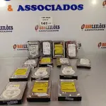 LOTE 141 - 14 HARD DISC MARCAS E MODELOS DIVERSOS. (NO ESTADO, LEILÃO NÃO TEM GARANTIA E NEM DEVOLUÇÃO, SUJEITO A POSSÍVEIS AVARIAS VISÍVEIS/OCULTAS E/OU AUSÊNCIA DE COMPONENTES).