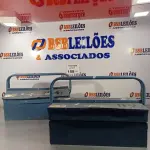 LOTE 158 - 02 CAIXAS PARA FERRAMENTAS EM METAL (VAZIAS). (NO ESTADO, LEILÃO NÃO TEM GARANTIA E NEM DEVOLUÇÃO, SUJEITO A POSSÍVEIS AVARIAS VISÍVEIS/OCULTAS E/OU AUSÊNCIA DE COMPONENTES).
