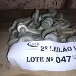 LOTE 047 - 20 MOSQUETÕES GALVANIZADOS (NO ESTADO, NÃO SABEMOS SE FUNCIONA. LEILÃO NÃO TEM GARANTIA E NEM DEVOLUÇÃO).