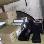 LOTE 042 - 01 LOTE COM TELEFONES FIXOS PARA  MESA DIVERSAS MARCAS (NO ESTADO, NÃO SABEMOS SE FUNCIONA. LEILÃO NÃO TEM GARANTIA E NEM DEVOLUÇÃO).
