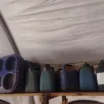 LOTE 005 - 20 GARRAFAS TÉRMICAS E 04 PORTA MARMITAS (NO ESTADO, NÃO SABEMOS SE FUNCIONA. LEILÃO NÃO TEM GARANTIA E NEM DEVOLUÇÃO).