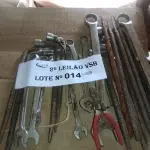 LOTE 014 - 01 LOTE COM CHAVES COMBINADAS 41,24,19 L24 E 04 LIMAS REDONDAS (NO ESTADO, NÃO SABEMOS SE FUNCIONA. LEILÃO NÃO TEM GARANTIA E NEM DEVOLUÇÃO).