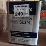 LOTE 249 - 01 LATA DE TEXTURATTO LEINERTEX REVESTIMENTOS LINHA SLIM NA COR BRANCO GELO 25KG. (NO ESTADO, LEILÃO NÃO TEM GARANTIA E NEM DEVOLUÇÃO, SUJEITO A POSSÍVEIS AVARIAS VISÍVEIS/OCULTAS E/OU AUSÊNCIA DE COMPONENTES).