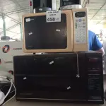 LOTE 458 - 02 MICRO-ONDAS E 02 CAFETEIRAS MARCAS E MODELOS DIVERSOS PARA RETIRADA DE PEÇAS. (NO ESTADO, LEILÃO NÃO TEM GARANTIA E NEM DEVOLUÇÃO, SUJEITO A POSSÍVEIS AVARIAS VISÍVEIS/OCULTAS E/OU AUSÊNCIA DE COMPONENTES).