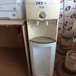 LOTE 283 - 01 BEBEDOURO PARA GARRAFÃO 220V. (NO ESTADO, LEILÃO NÃO TEM GARANTIA E NEM DEVOLUÇÃO, SUJEITO A POSSÍVEIS AVARIAS VISÍVEIS/OCULTAS E/OU AUSÊNCIA DE COMPONENTES).
