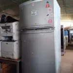 LOTE 412 - 01 GELADEIRA MARCA BRASTEMP 220V. (NO ESTADO, LEILÃO NÃO TEM GARANTIA E NEM DEVOLUÇÃO, SUJEITO A POSSÍVEIS AVARIAS VISÍVEIS/OCULTAS E/OU AUSÊNCIA DE COMPONENTES).