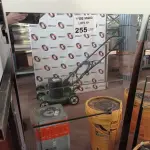 LOTE 255 - 04 ESPELHOS DE TAMANHOS DIVERSOS. (NO ESTADO, LEILÃO NÃO TEM GARANTIA E NEM DEVOLUÇÃO, SUJEITO A POSSÍVEIS AVARIAS VISÍVEIS/OCULTAS E/OU AUSÊNCIA DE COMPONENTES).