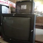 LOTE 423 - 03 TV’S DE TUBO MARCAS E MODELOS DIVERSOS. (NO ESTADO, LEILÃO NÃO TEM GARANTIA E NEM DEVOLUÇÃO, SUJEITO A POSSÍVEIS AVARIAS VISÍVEIS/OCULTAS E/OU AUSÊNCIA DE COMPONENTES).