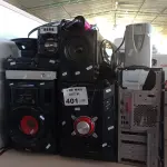 LOTE 401 - 01 LOTE COM ELETRÔNICOS DIVERSOS. (NO ESTADO, LEILÃO NÃO TEM GARANTIA E NEM DEVOLUÇÃO, SUJEITO A POSSÍVEIS AVARIAS VISÍVEIS/OCULTAS E/OU AUSÊNCIA DE COMPONENTES).