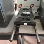 LOTE 449 - 01 SUPORTE PARA TV ARTICULADO. (NO ESTADO, LEILÃO NÃO TEM GARANTIA E NEM DEVOLUÇÃO, SUJEITO A POSSÍVEIS AVARIAS VISÍVEIS/OCULTAS E/OU AUSÊNCIA DE COMPONENTES).