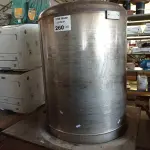 LOTE 260 - 01 TONEL EM AÇO INOX. (NO ESTADO, LEILÃO NÃO TEM GARANTIA E NEM DEVOLUÇÃO, SUJEITO A POSSÍVEIS AVARIAS VISÍVEIS/OCULTAS E/OU AUSÊNCIA DE COMPONENTES).