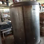 LOTE 260 - 01 TONEL EM AÇO INOX. (NO ESTADO, LEILÃO NÃO TEM GARANTIA E NEM DEVOLUÇÃO, SUJEITO A POSSÍVEIS AVARIAS VISÍVEIS/OCULTAS E/OU AUSÊNCIA DE COMPONENTES).