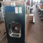 LOTE 239 - 01 PIA EM AÇO INOX CIMENTADA MEDINDO 1,40M X 0,53CM. (NO ESTADO, LEILÃO NÃO TEM GARANTIA E NEM DEVOLUÇÃO, SUJEITO A POSSÍVEIS AVARIAS VISÍVEIS/OCULTAS E/OU AUSÊNCIA DE COMPONENTES).