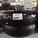 LOTE 335 - 02 PNEUS DE MOTO USADOS NAS MEDIDAS 150/70/17 E 170/60/17. (NO ESTADO, LEILÃO NÃO TEM GARANTIA E NEM DEVOLUÇÃO, SUJEITO A POSSÍVEIS AVARIAS VISÍVEIS/OCULTAS E/OU AUSÊNCIA DE COMPONENTES).