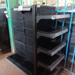 LOTE 386 - 01 EXPOSITOR DE MERCADORIAS EM METAL. (NO ESTADO, LEILÃO NÃO TEM GARANTIA E NEM DEVOLUÇÃO, SUJEITO A POSSÍVEIS AVARIAS VISÍVEIS/OCULTAS E/OU AUSÊNCIA DE COMPONENTES).