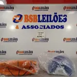 LOTE 474 - 01 BOLA DE BASQUETE E 01 BOLA DE FUTEBOL. (NO ESTADO, LEILÃO NÃO TEM GARANTIA E NEM DEVOLUÇÃO, SUJEITO A POSSÍVEIS AVARIAS VISÍVEIS/OCULTAS E/OU AUSÊNCIA DE COMPONENTES).