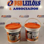 LOTE 434 - 02 BALDES DE DESMOLDANTE PARA FORMAS 3,6L. (NO ESTADO, LEILÃO NÃO TEM GARANTIA E NEM DEVOLUÇÃO, SUJEITO A POSSÍVEIS AVARIAS VISÍVEIS/OCULTAS E/OU AUSÊNCIA DE COMPONENTES).